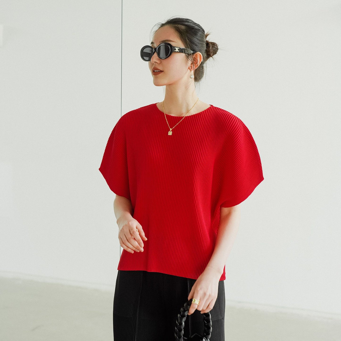 Comfortable Casual Basic Round Neck T-Shirt with Pleated Design, High-End Style by eprolo