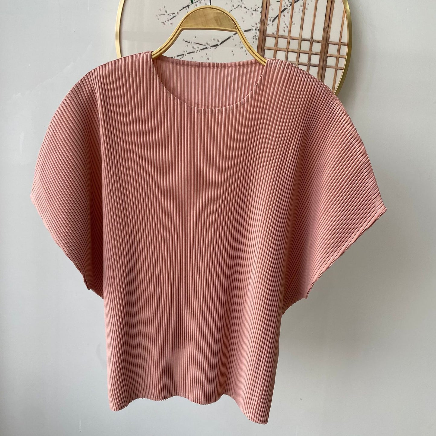 Comfortable Casual Basic Round Neck T-Shirt with Pleated Design, High-End Style by eprolo